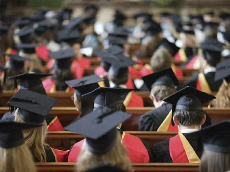 بررسی مزایای تحصیل در خارج از کشور