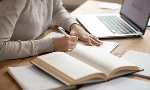 ترتیب صفحات پایان‌نامه